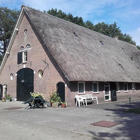 Boerderij De Aarnink Apartment Heeten Luaran gambar